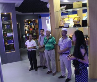 伊斯蘭教協(xié)會(huì)海光生會(huì)長(zhǎng)一行蒞臨仙客來調(diào)研清真食品