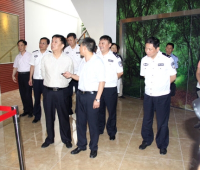 江西省公安廳黨委委員、常務(wù)副廳長章凱旋蒞臨仙客來公司調(diào)研公安機(jī)關(guān)服務(wù)企業(yè)發(fā)展新思路