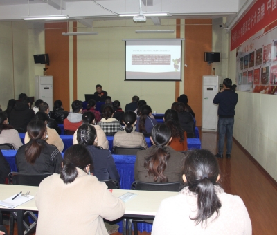 十九屆六中全會(huì)精神宣講團(tuán)走進(jìn)“仙客來(lái)”