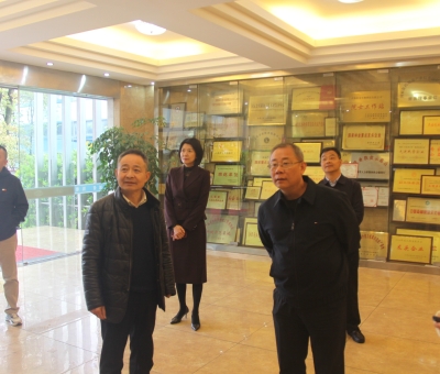 國家稅務(wù)總局九江市稅務(wù)局黨委副書記、副局長孫暉等領(lǐng)導(dǎo)蒞臨仙客來公司調(diào)研