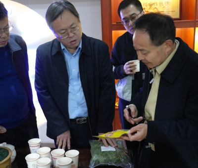 中國(guó)農(nóng)業(yè)科學(xué)院農(nóng)產(chǎn)品加工研究所所長(zhǎng)王鳳忠一行蒞臨仙客來(lái)調(diào)研